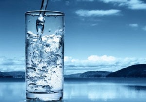 Помогает ли минеральная вода при похмельном синдроме?